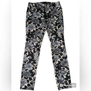 Carlisle collection pants blue floral size 8